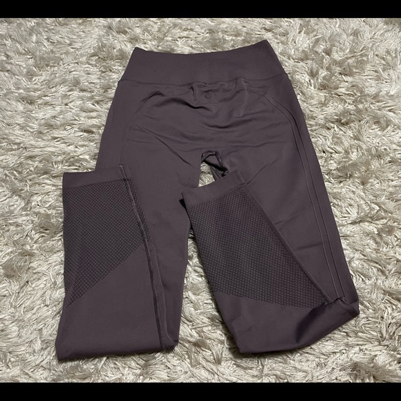 Lululemon Ebb to Street Tight - Sz 6 - Picture 5 of 6